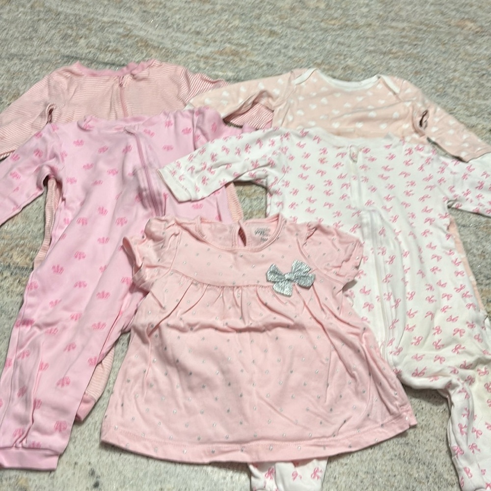 10/$30 Bundle Onesies 12-18 months